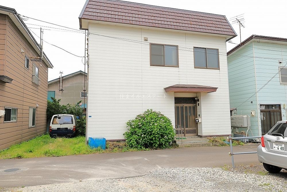 土地上にある古家は売主にて解体し更地でお引渡しとなります。