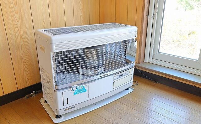 床暖は灯油ストーブと接続して使用します