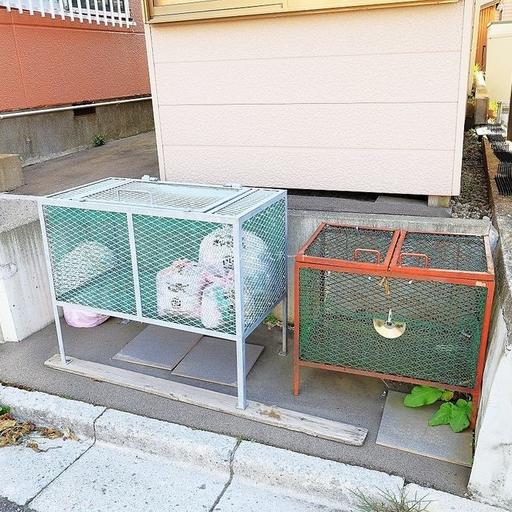 ゴミかごもしっかり設置されています。