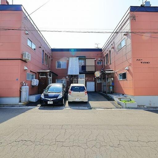 正確な時期は不明ですが5~6年ほど前に外壁と屋根の修繕工事を実施しています。
