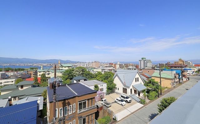 屋上からの眺望(函館市街側) 夜景はもちろん夏には花火も鑑賞できます